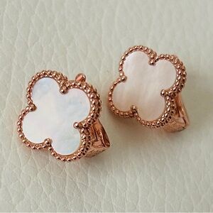 🆕 Elegant Rose Gold and White Clover Earrings, 15mm